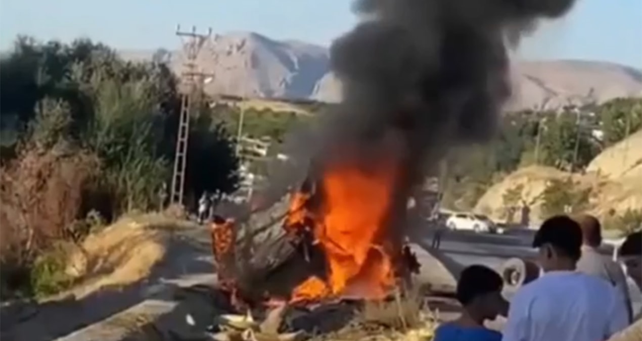 fren patladi tir ile otobus carpisti FVJ1gsYt