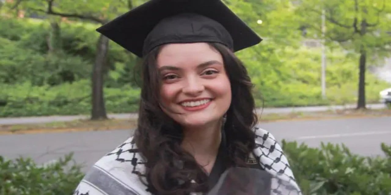 ozgur ozel aysenur ezgi eygiyi olum yildonumunde andi 5A2WTcaF