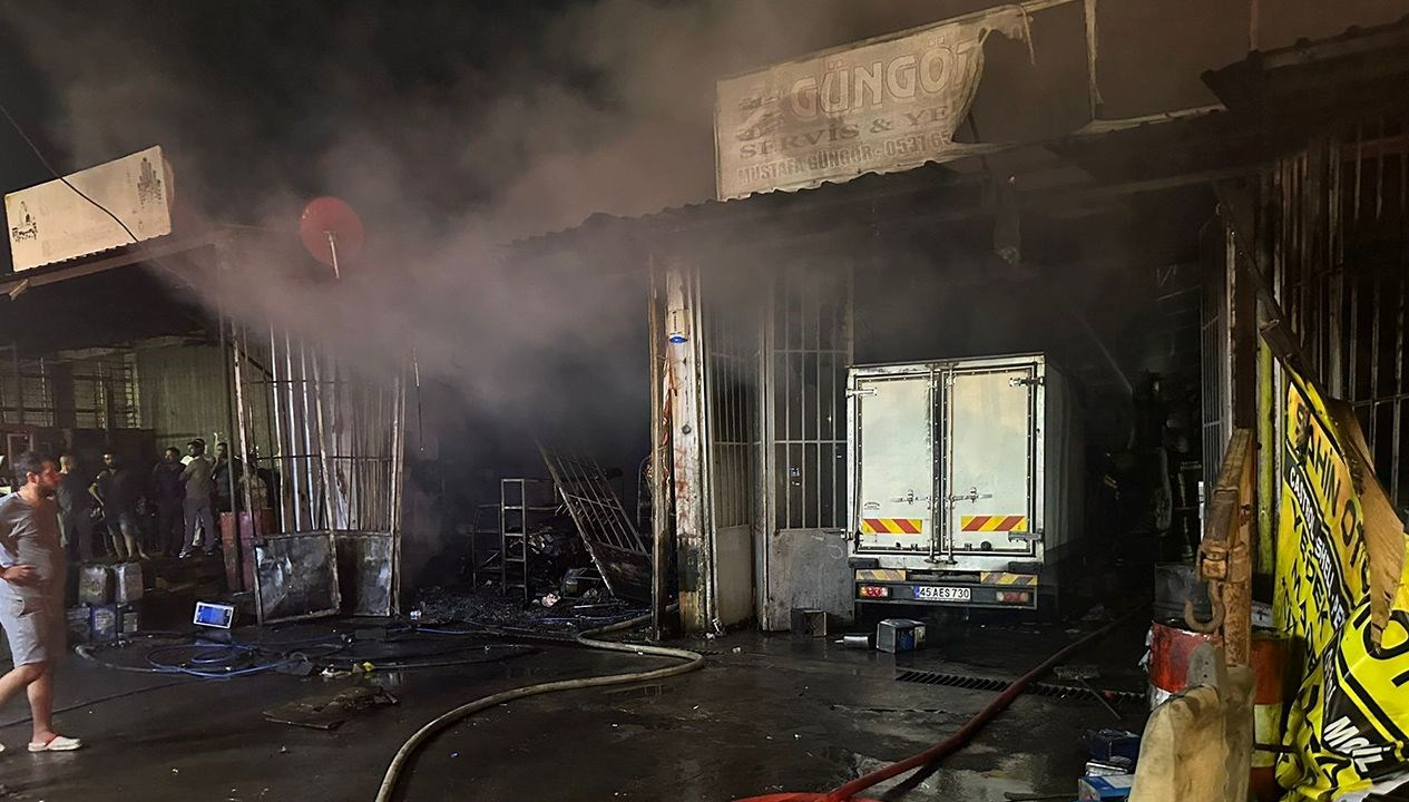 sanayi sitesinde is yeri ve araclar kul oldu zHt7TqwL