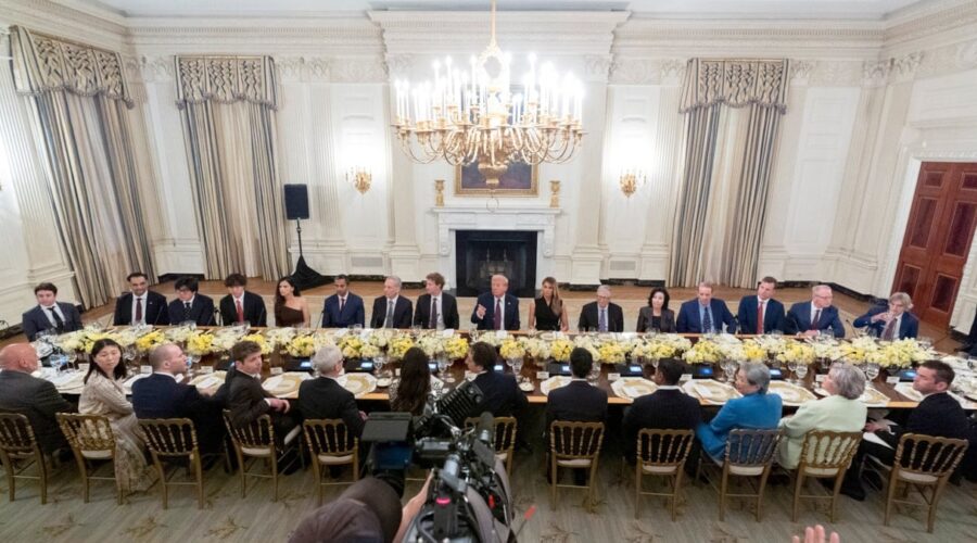 trump beyaz saraya bir tek onu davet etmedi 9BBs9v9C