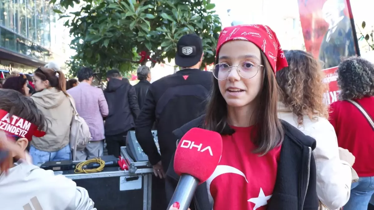 cumhuriyet coskusu bagdat caddesinde 9za7pUOH.jpg