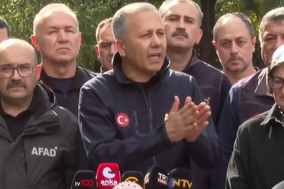 depremin vurdugu sindirgida son durum bakan yerlikaya ilce merkezinden anlatti NYkwKxKs.jpg