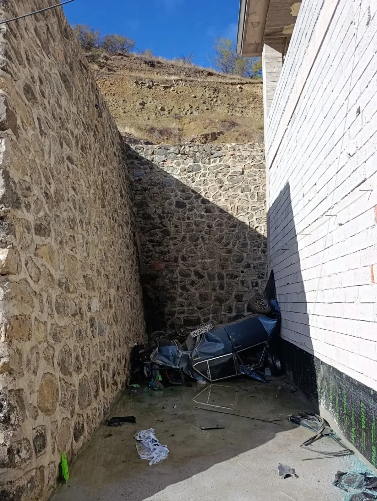 gumushanede otomobil otoparka dustu surucu yaralandi OZGkGw4G.jpg