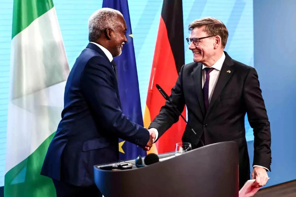 alman bakan wadephul suriyelilerin gonullu donusu gerceklesmezse zorla yapilabilir TDTX3KiX.jpg