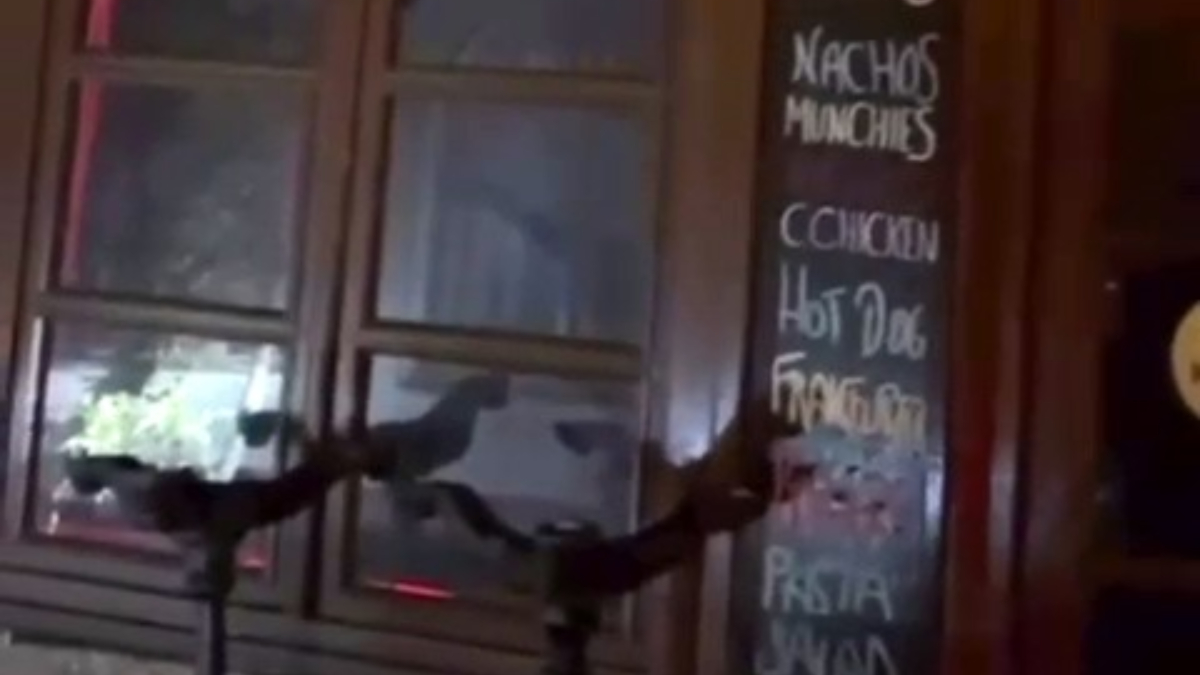 izmirde eglence mekanina silahli saldiri M4J4GOsr.jpg