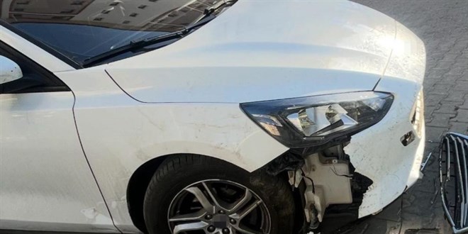 sivasta basibos kopekler otomobile 108 bin liralik zarar verdi v2DBWzfz.jpg