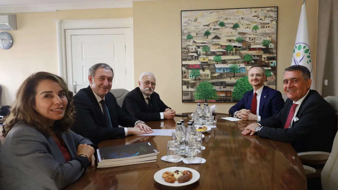 tusiad heyeti dem parti es genel baskani bakirhani ziyaret etti hXV9ZCR2.jpg