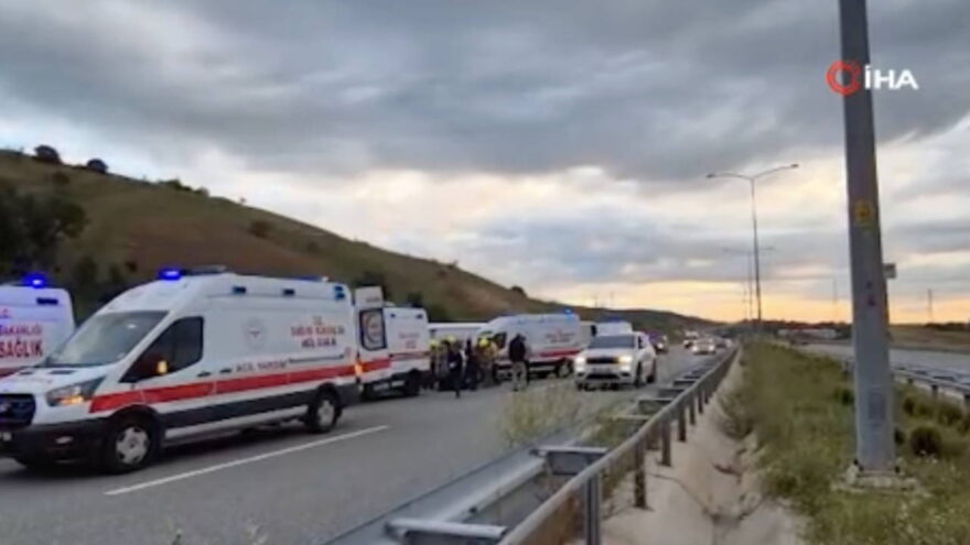 Balıkesir’de Yolcu Otobüsü Devrildi, 25 Yaralı!