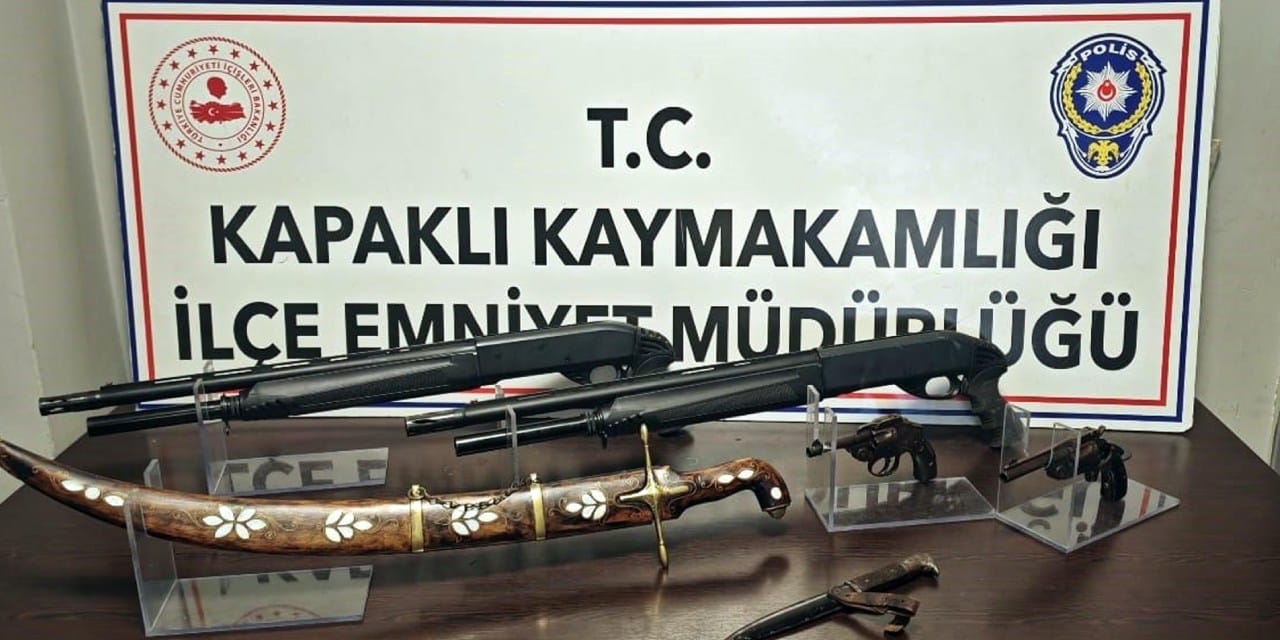 evinden-savas-donemine-ait-silah-ve-kilic-cikti-udugq3hr