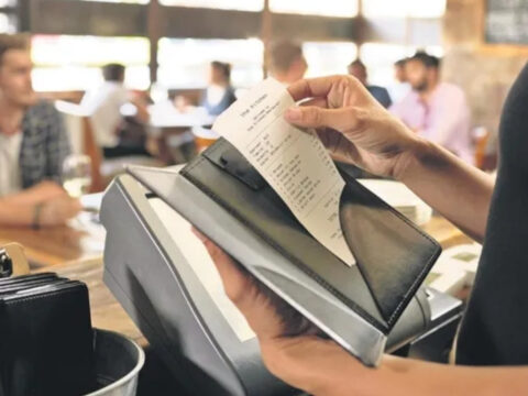 Restoranlarda bahsis krizine yeni formul dijital sistemle kredi kartiyla birakilan bahsis kesintisiz sekilde calisana OmKNQuyt